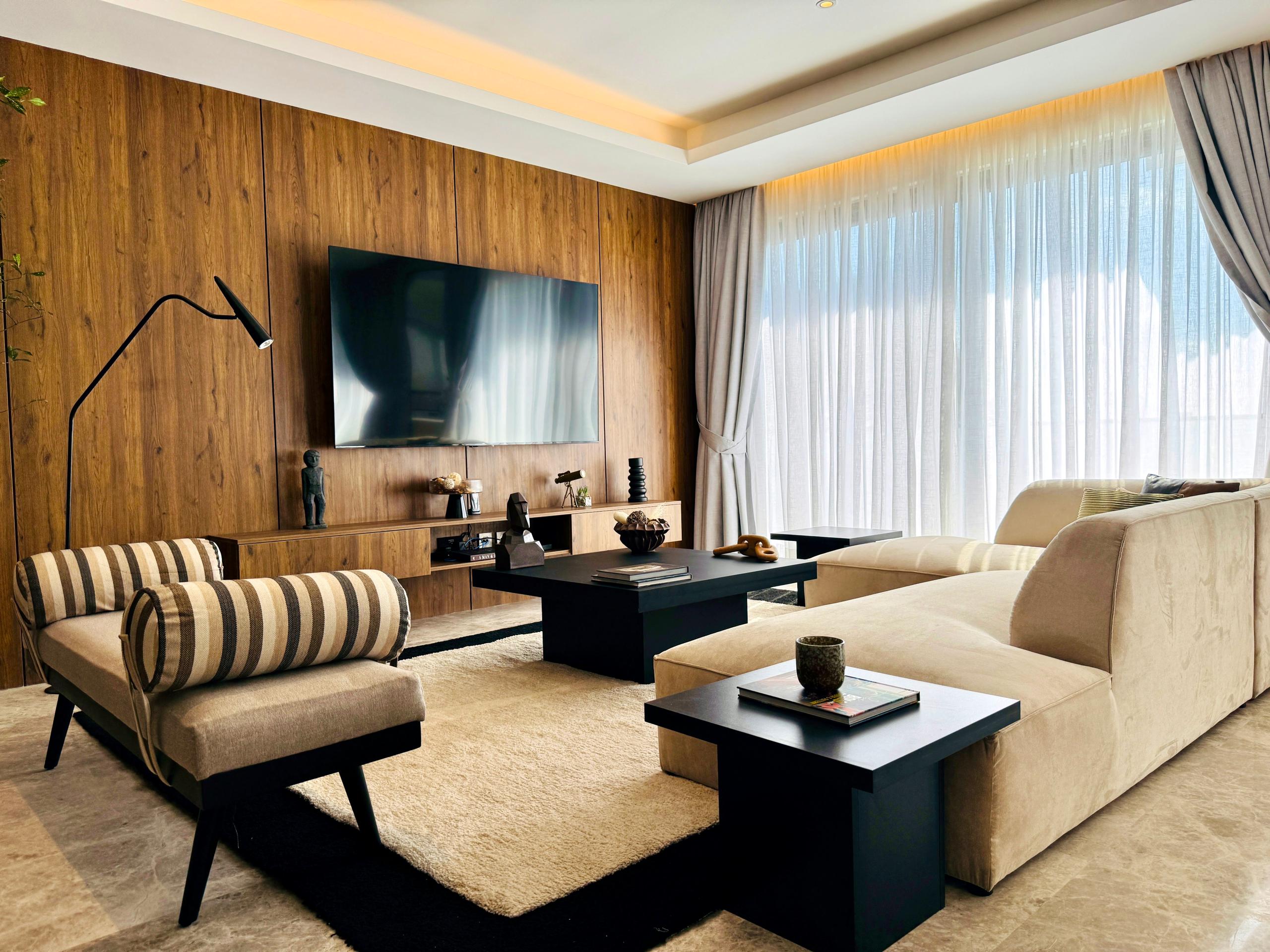 Cliffside Apartment, Airport Residential