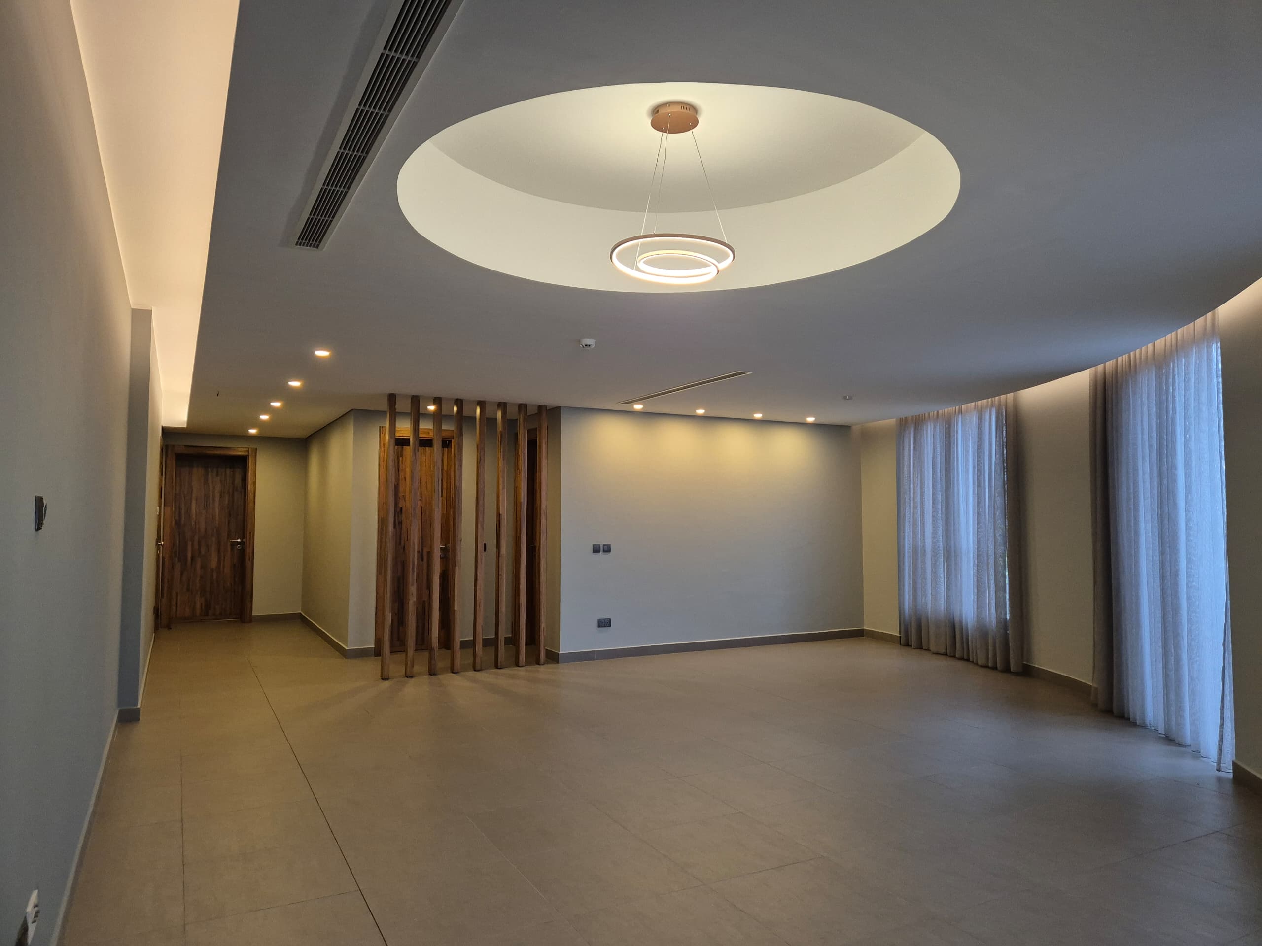Cliffside Apartment, Airport Residential