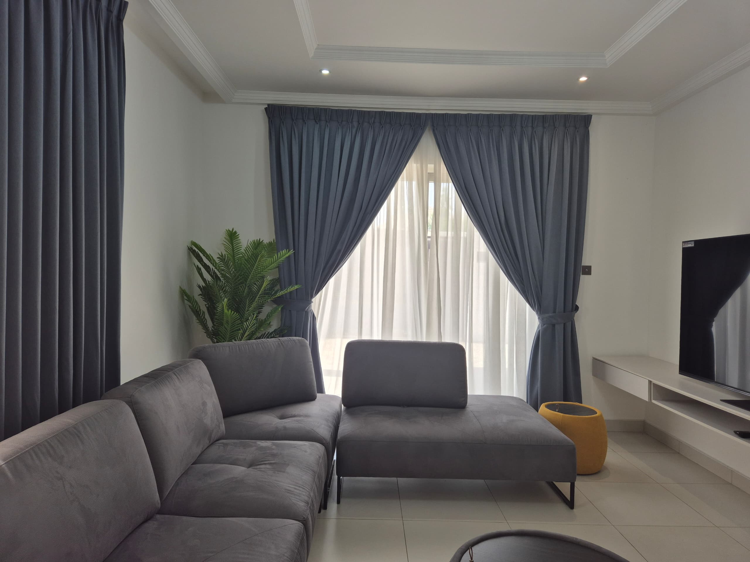 Cliffside Apartment, Airport Residential