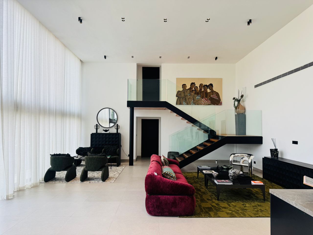 Cliffside Apartment, Airport Residential