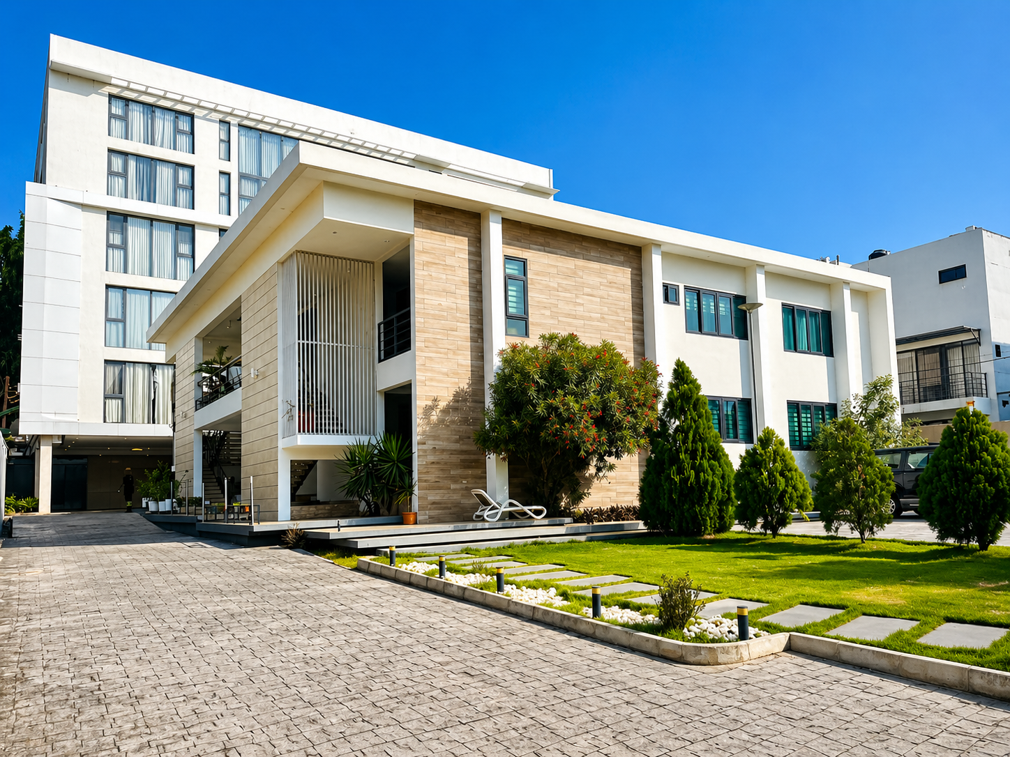 Cliffside Apartment, Airport Residential