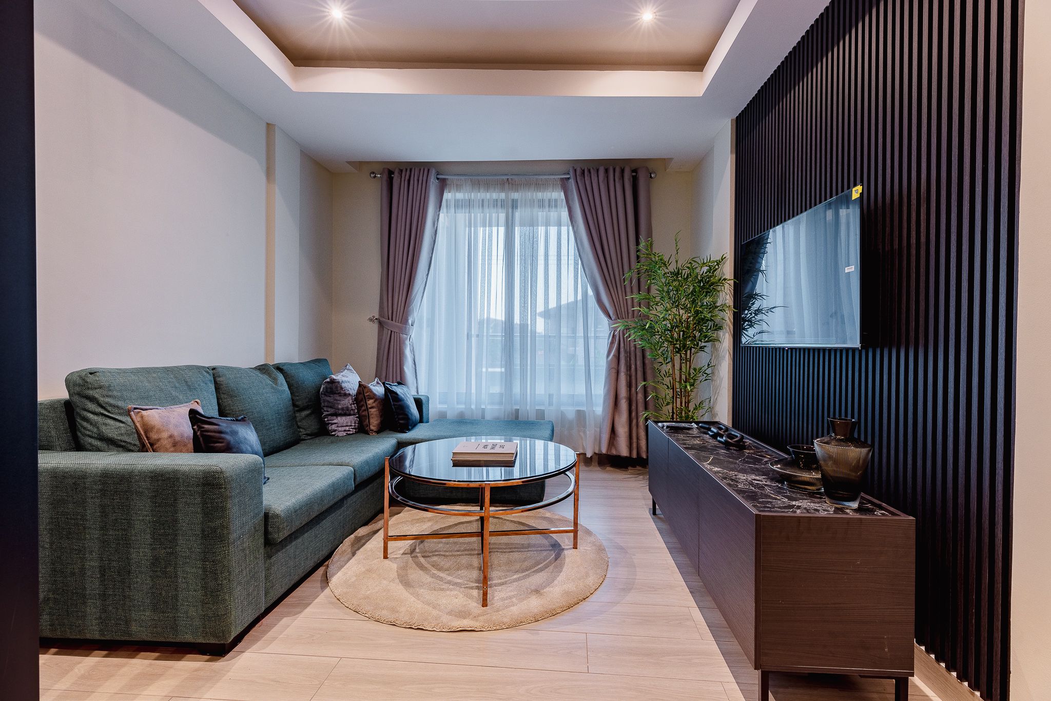 Cliffside Apartment, Airport Residential