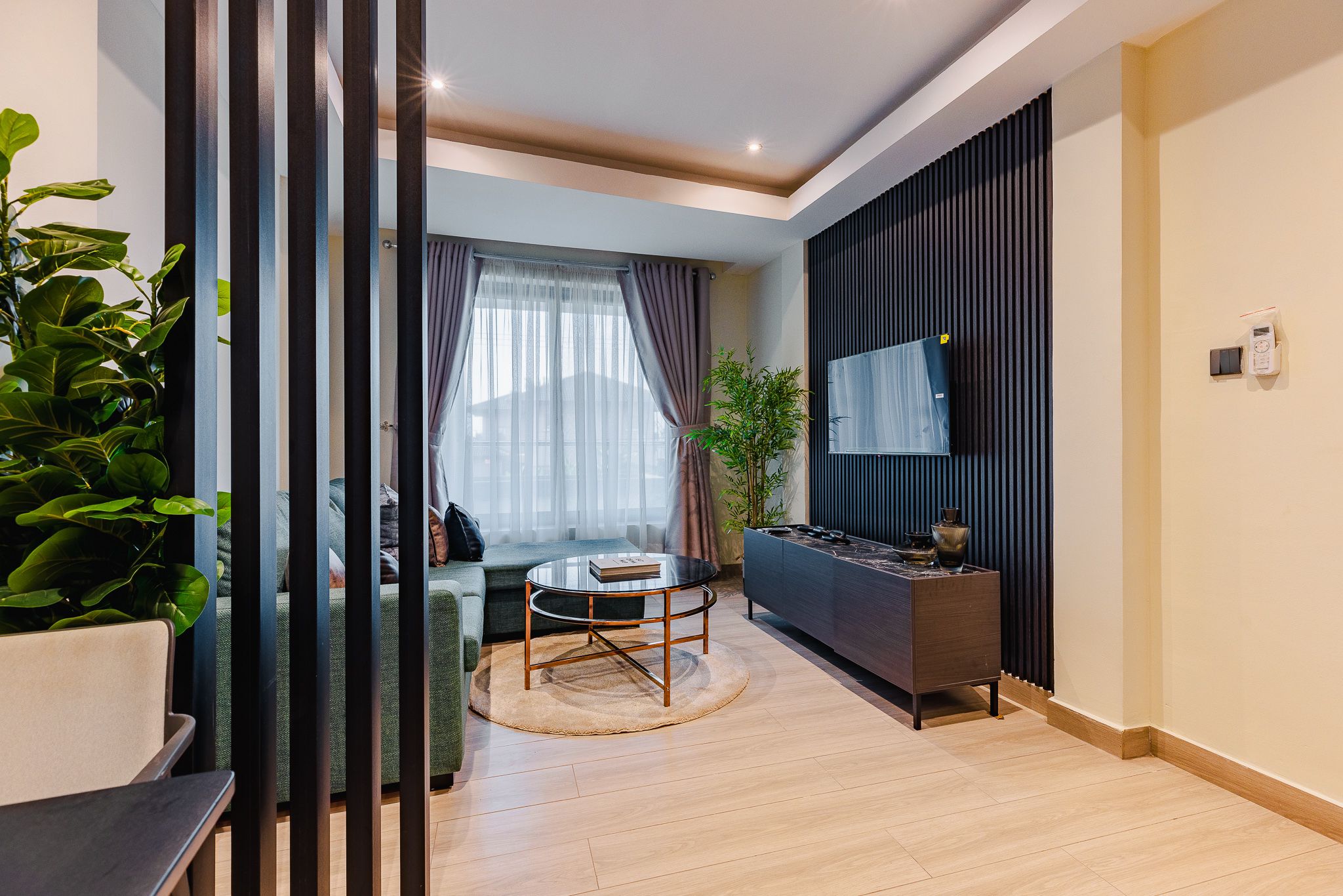 Cliffside Apartment, Airport Residential