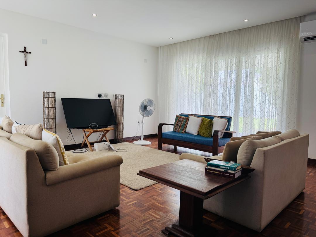 Cliffside Apartment, Airport Residential