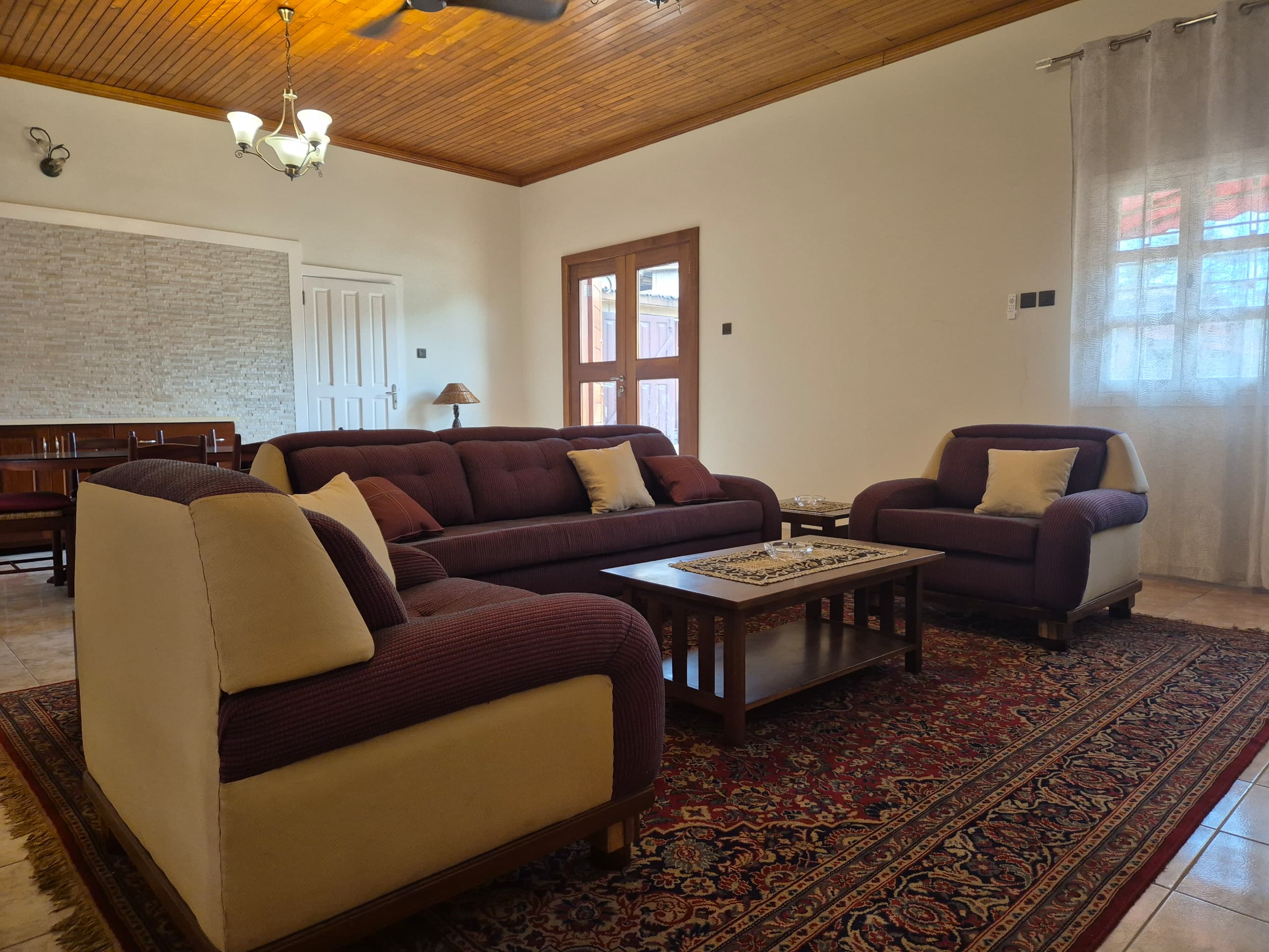 Cliffside Apartment, Airport Residential