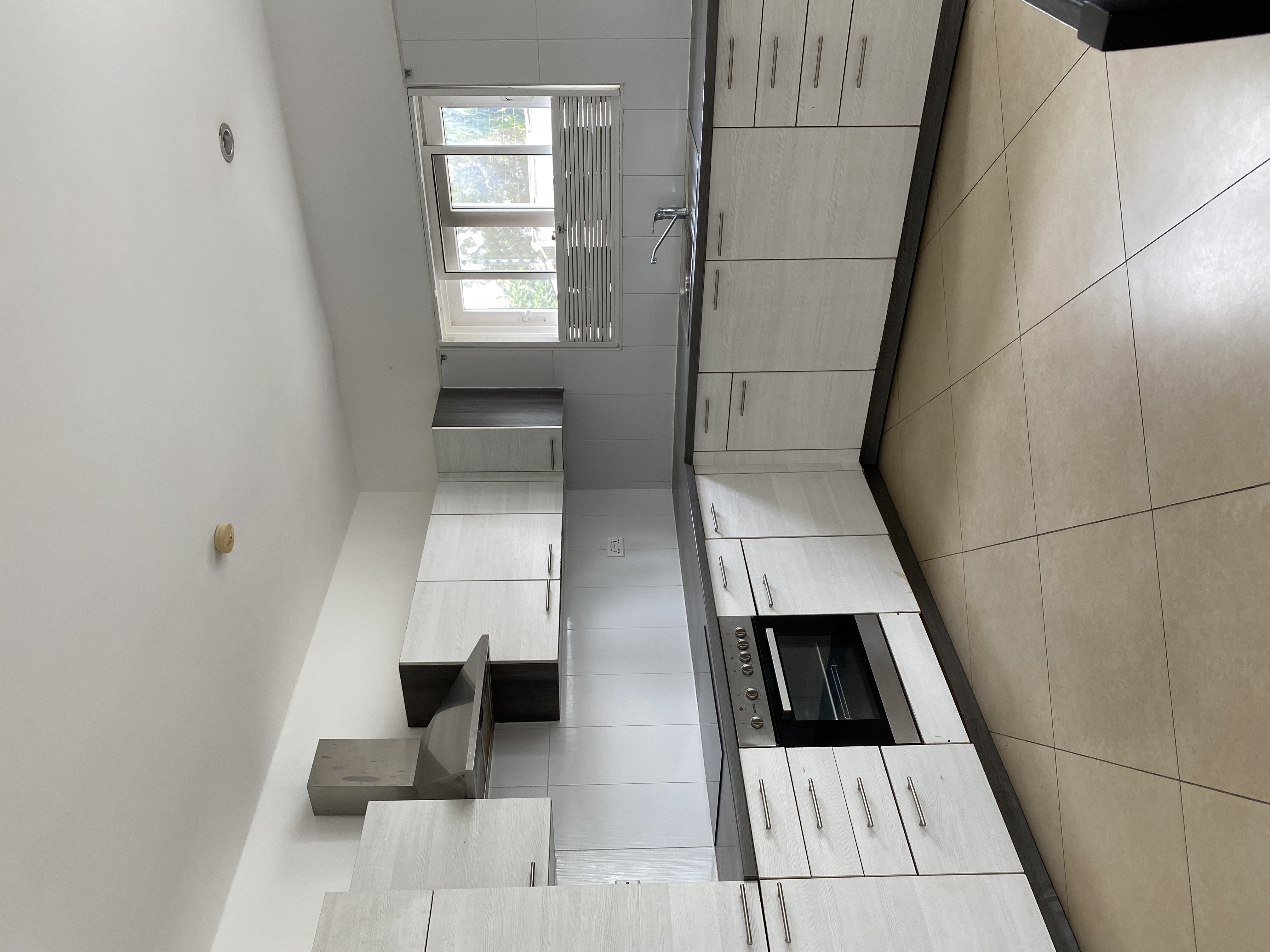 Cliffside Apartment, Airport Residential