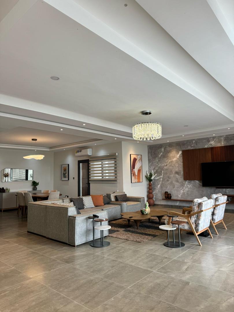 Cliffside Apartment, Airport Residential