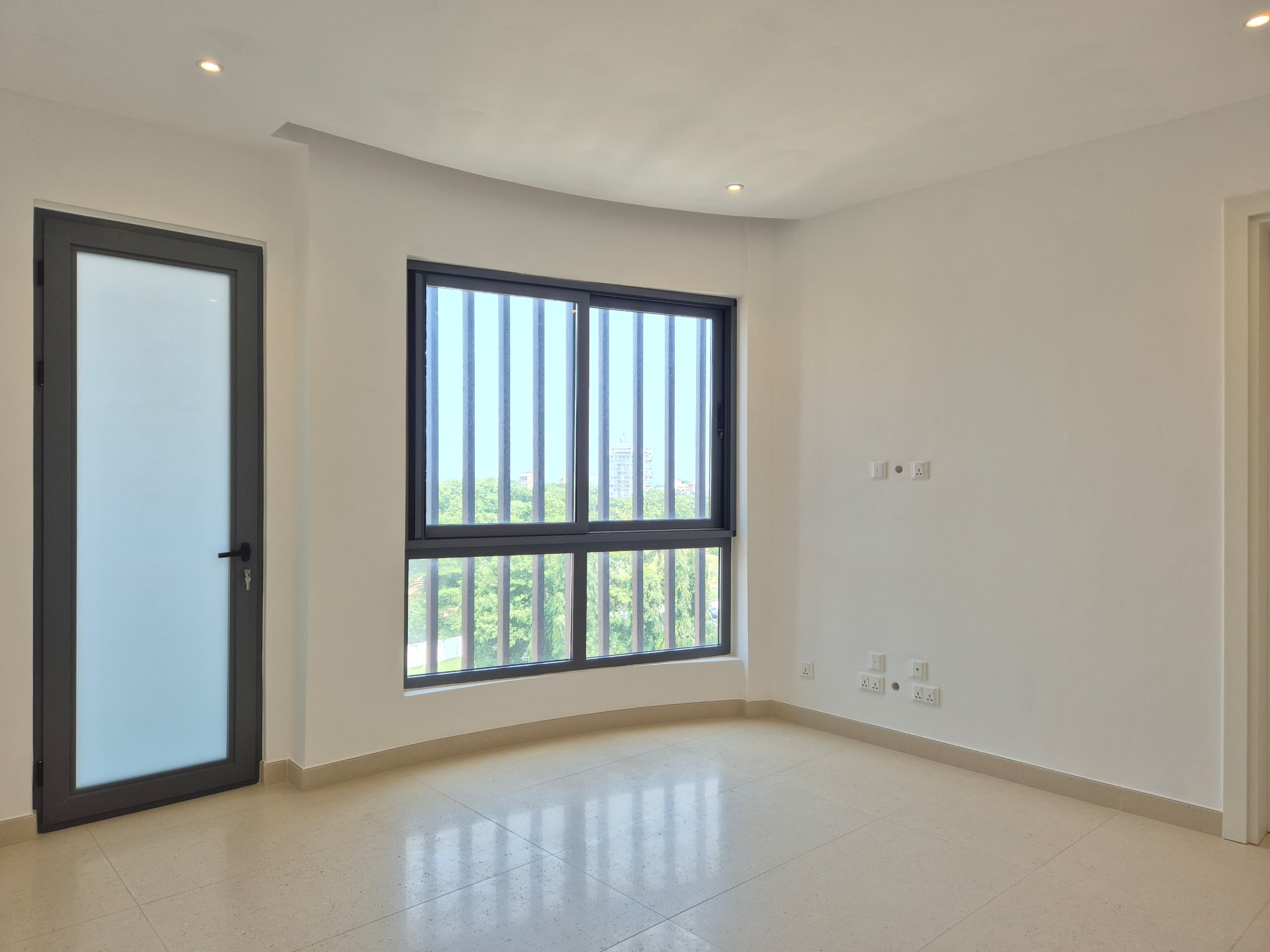 Cliffside Apartment, Airport Residential