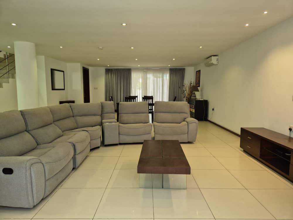 Cliffside Apartment, Airport Residential