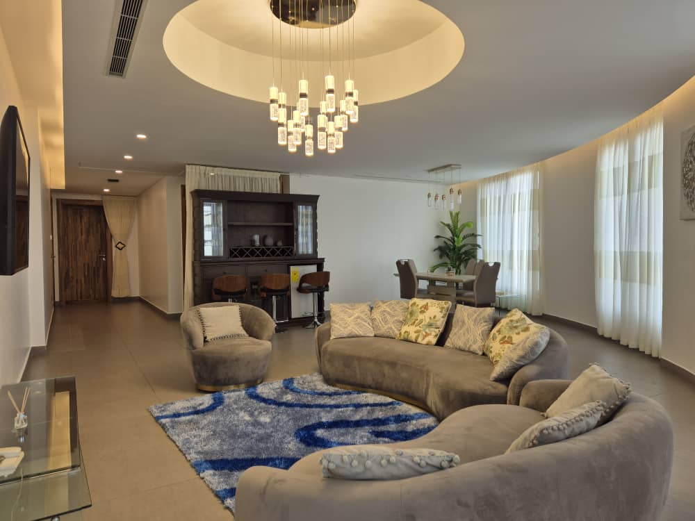 Cliffside Apartment, Airport Residential