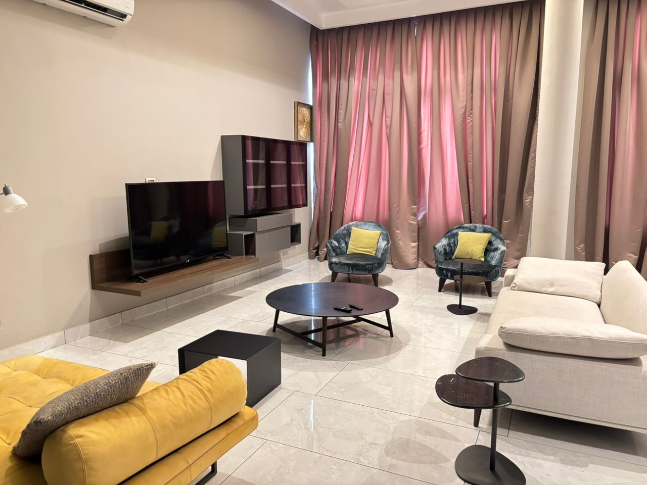 Cliffside Apartment, Airport Residential