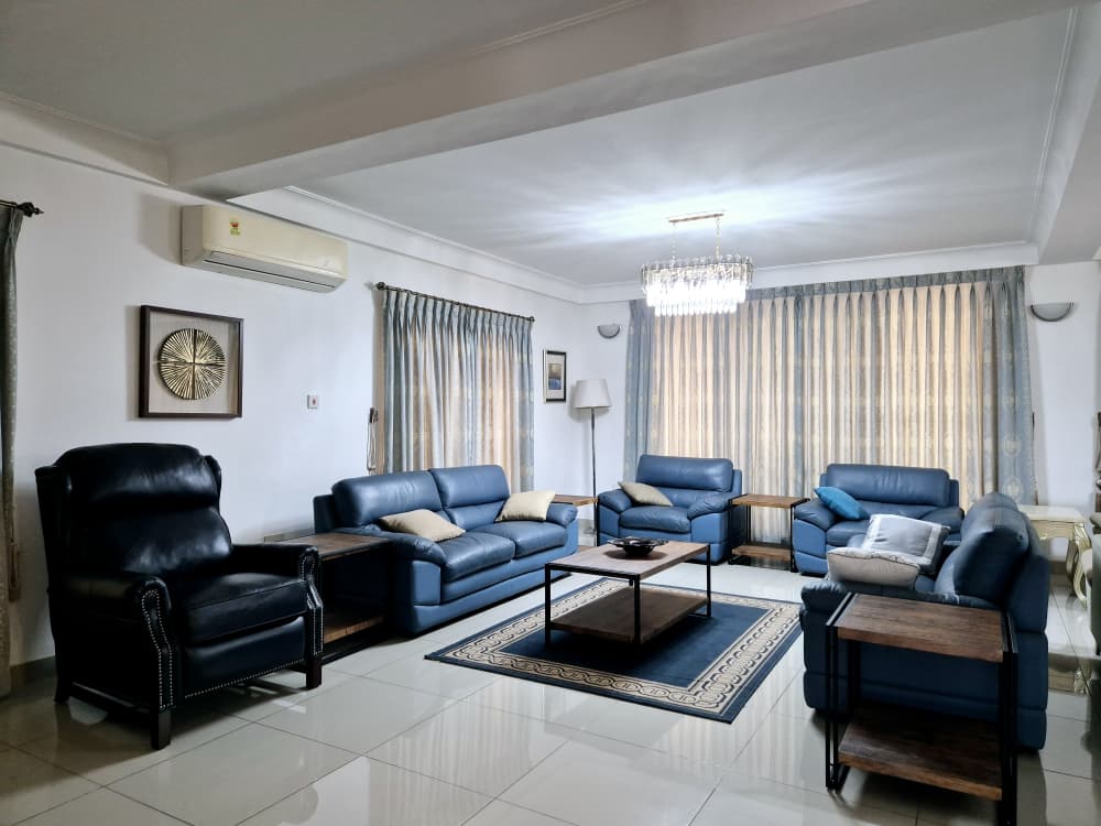 Cliffside Apartment, Airport Residential