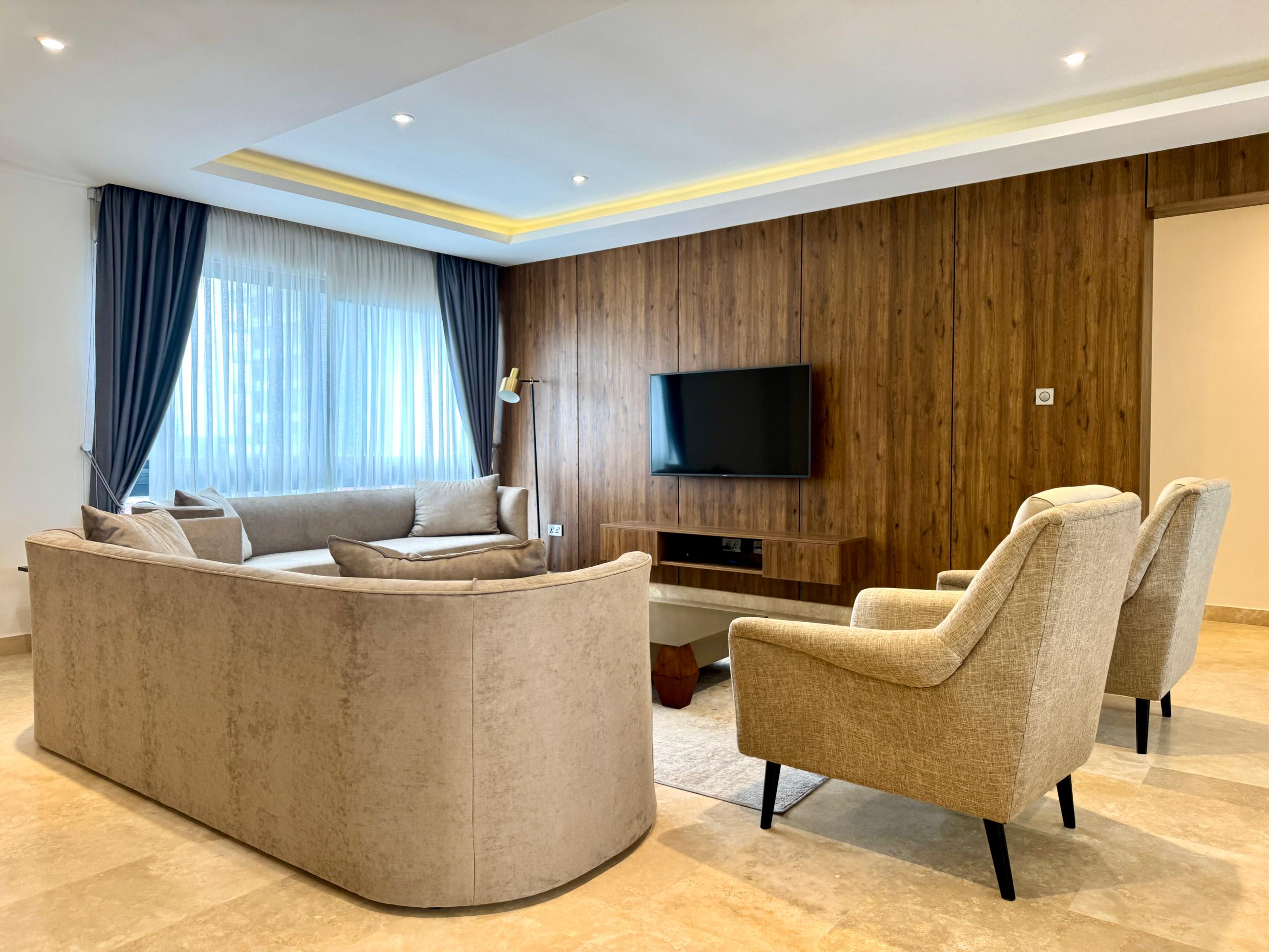 Cliffside Apartment, Airport Residential