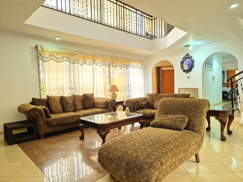 Cliffside Apartment, Airport Residential