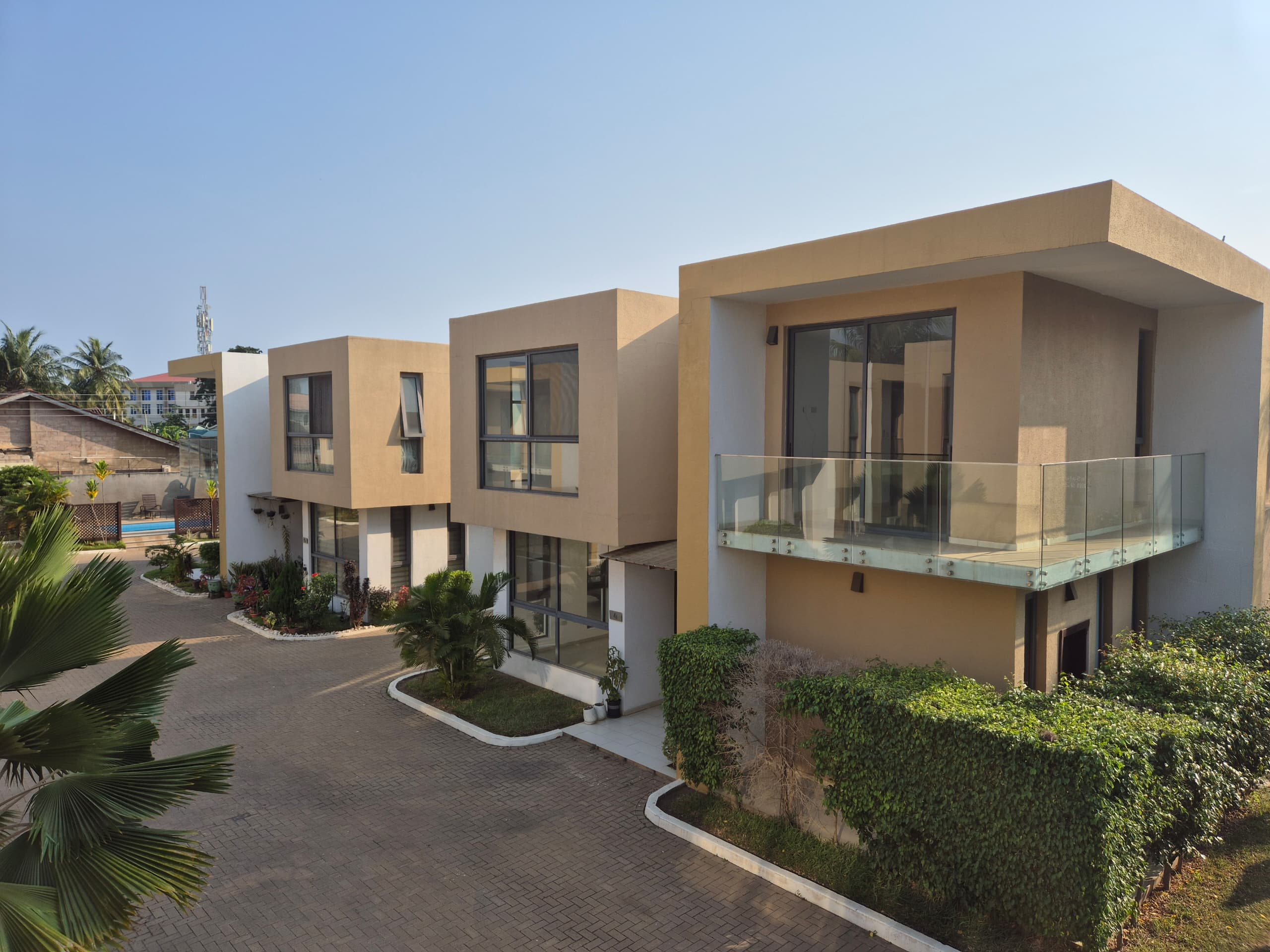 Cliffside Apartment, Airport Residential