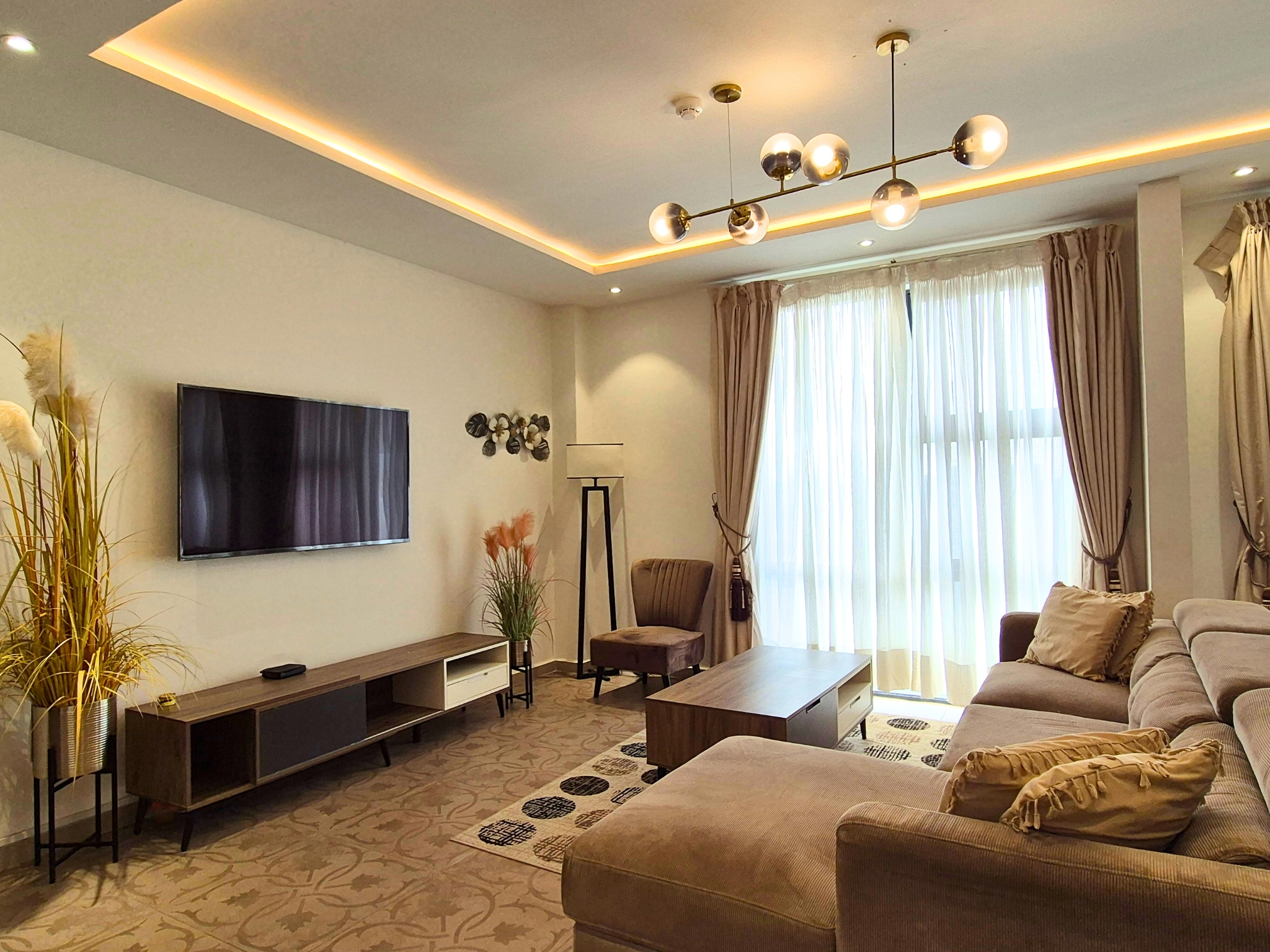 Cliffside Apartment, Airport Residential