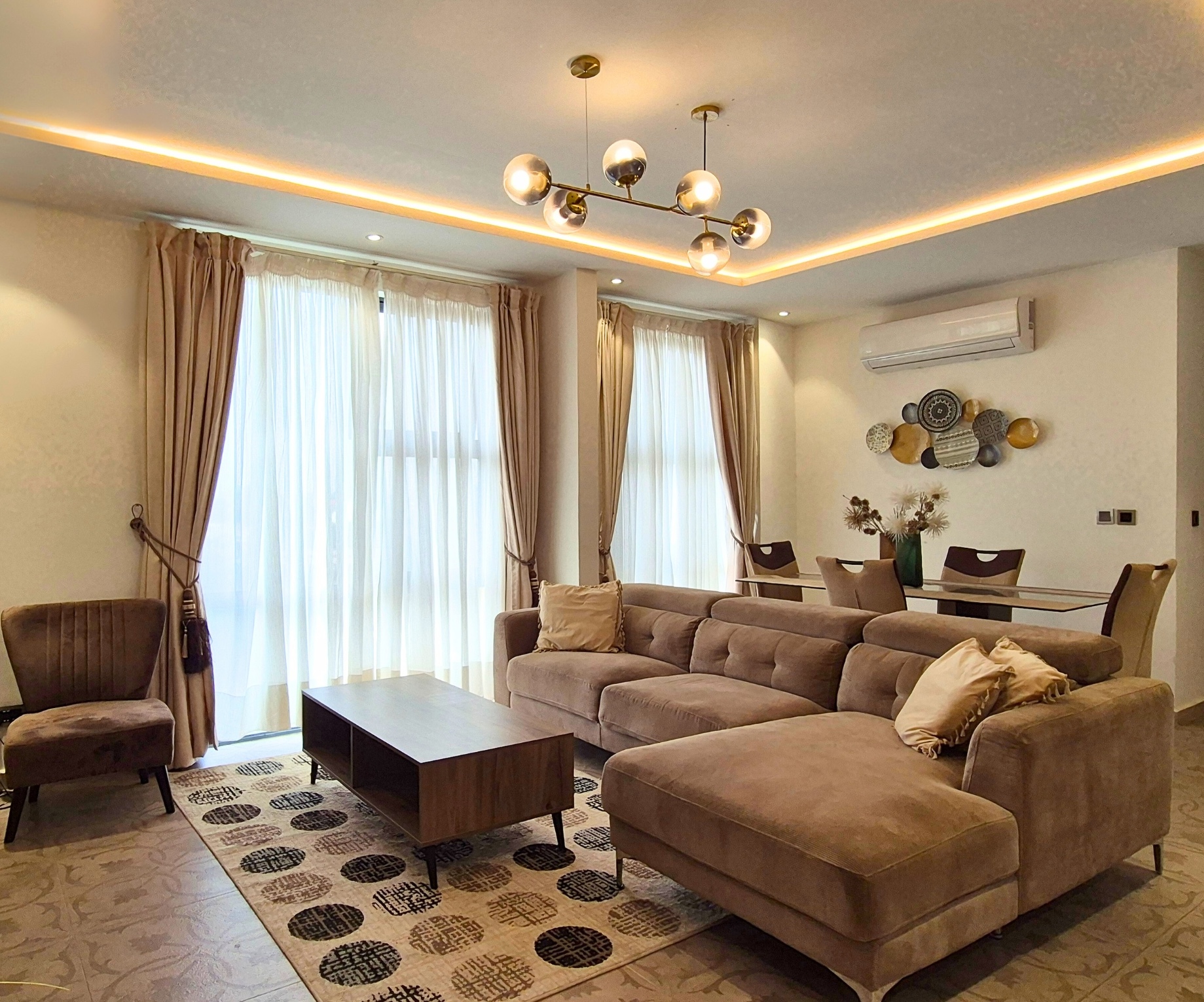 Cliffside Apartment, Airport Residential