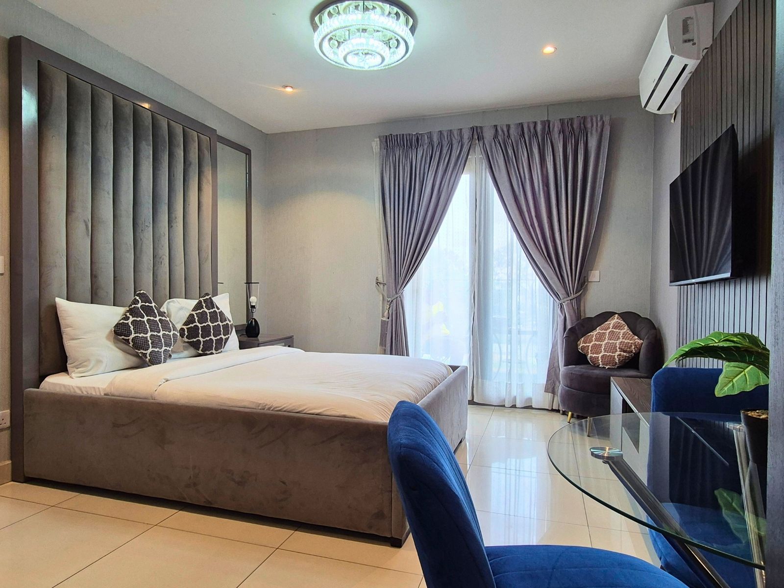 Cliffside Apartment, Airport Residential