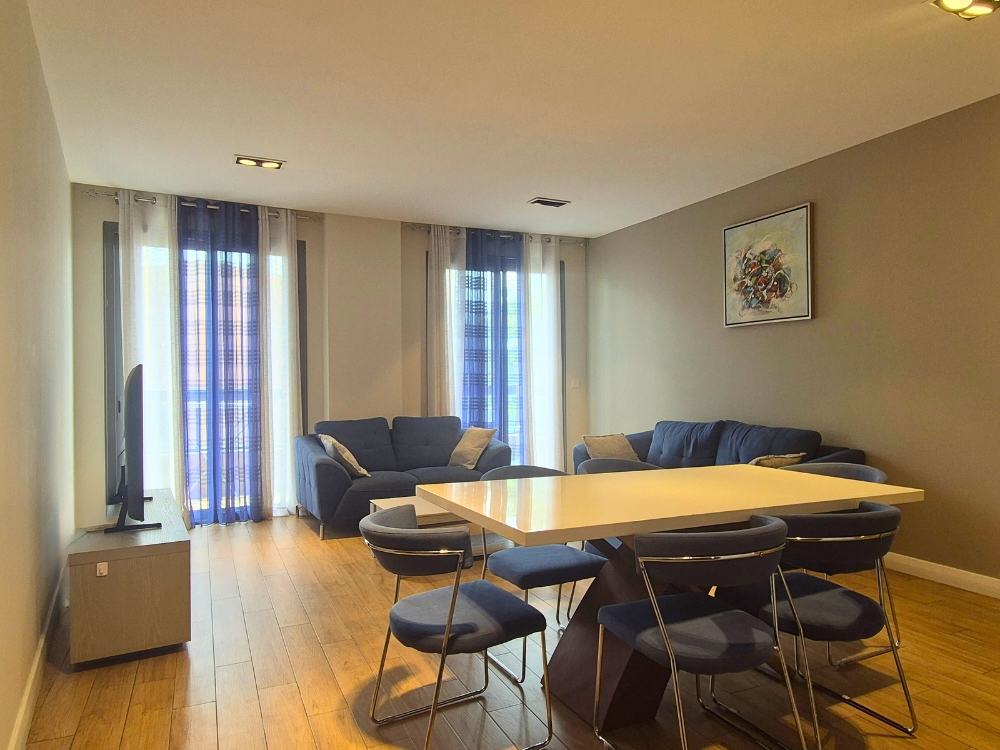 Cliffside Apartment, Airport Residential