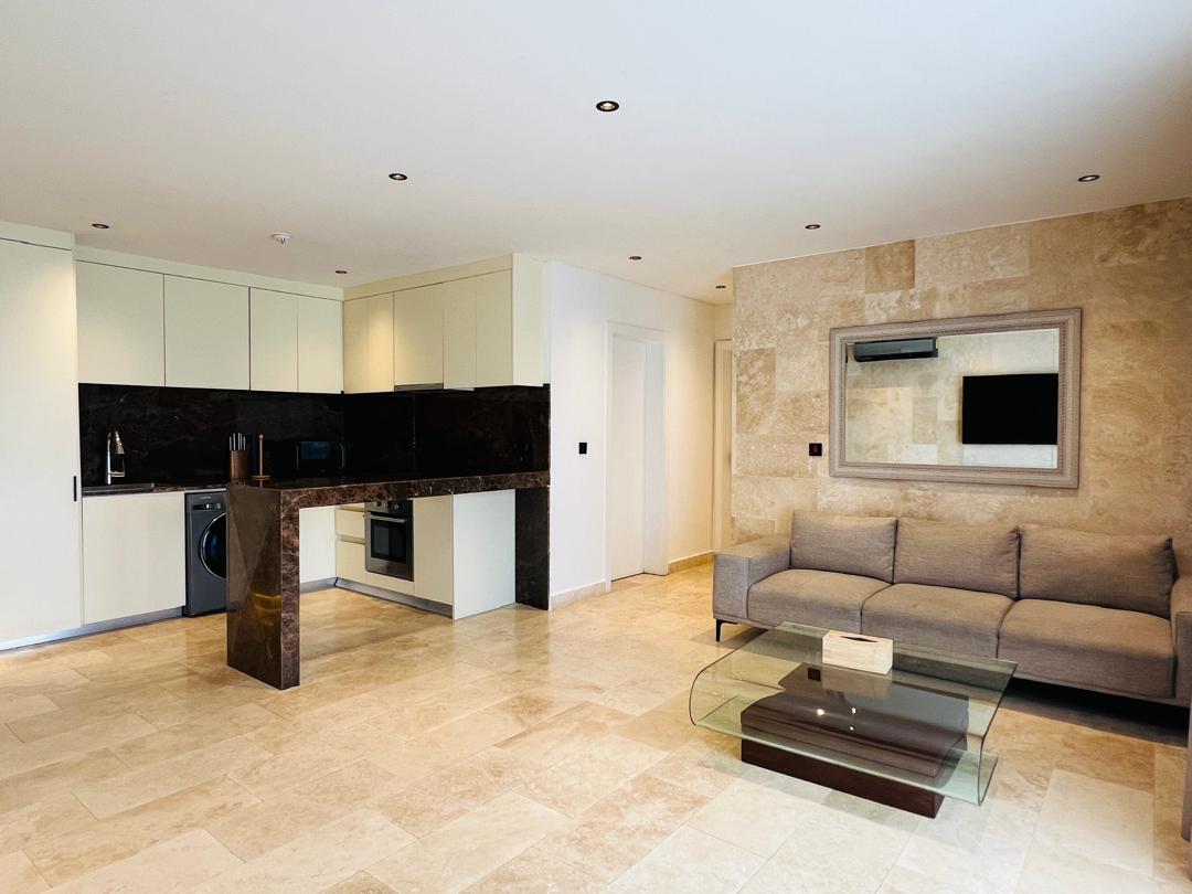 Cliffside Apartment, Airport Residential