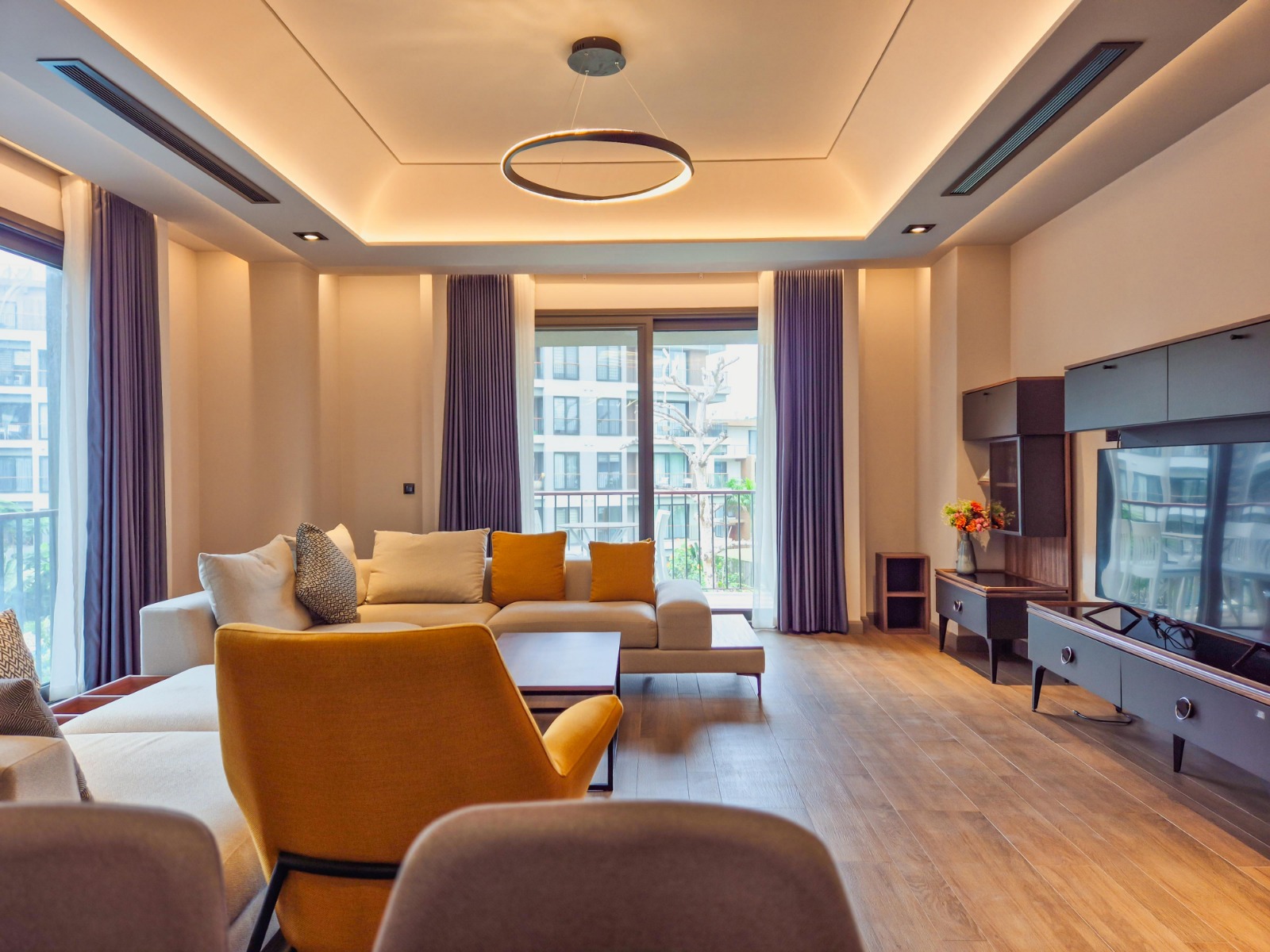 Cliffside Apartment, Airport Residential