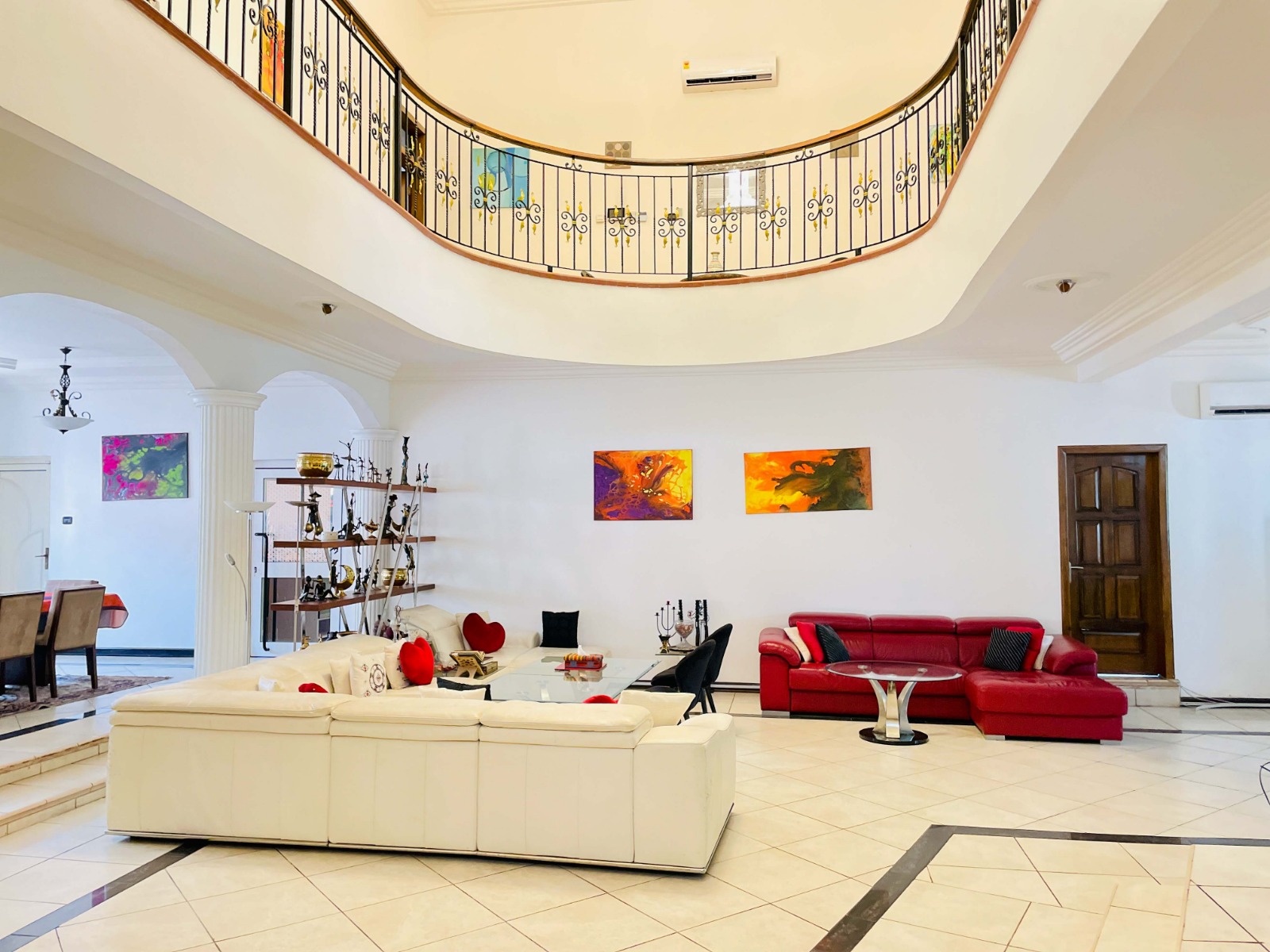Cliffside Apartment, Airport Residential