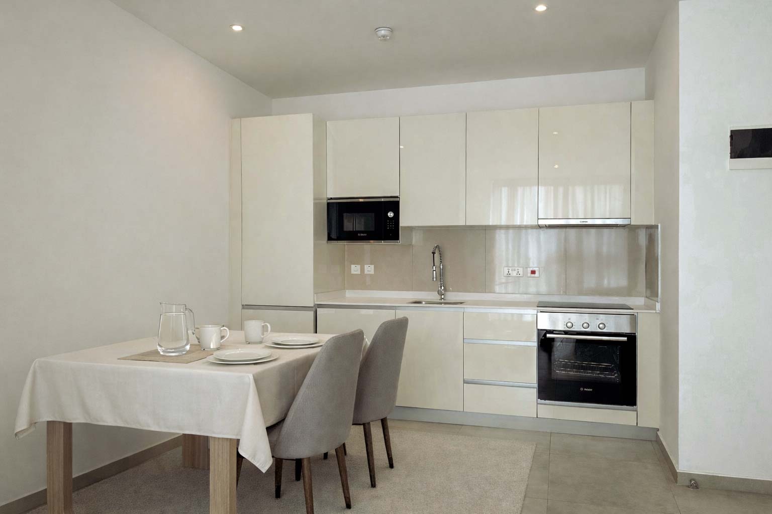 Cliffside Apartment, Airport Residential