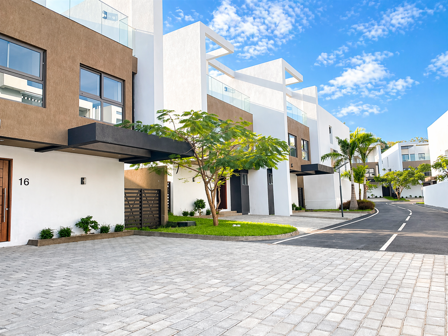 Cliffside Apartment, Airport Residential