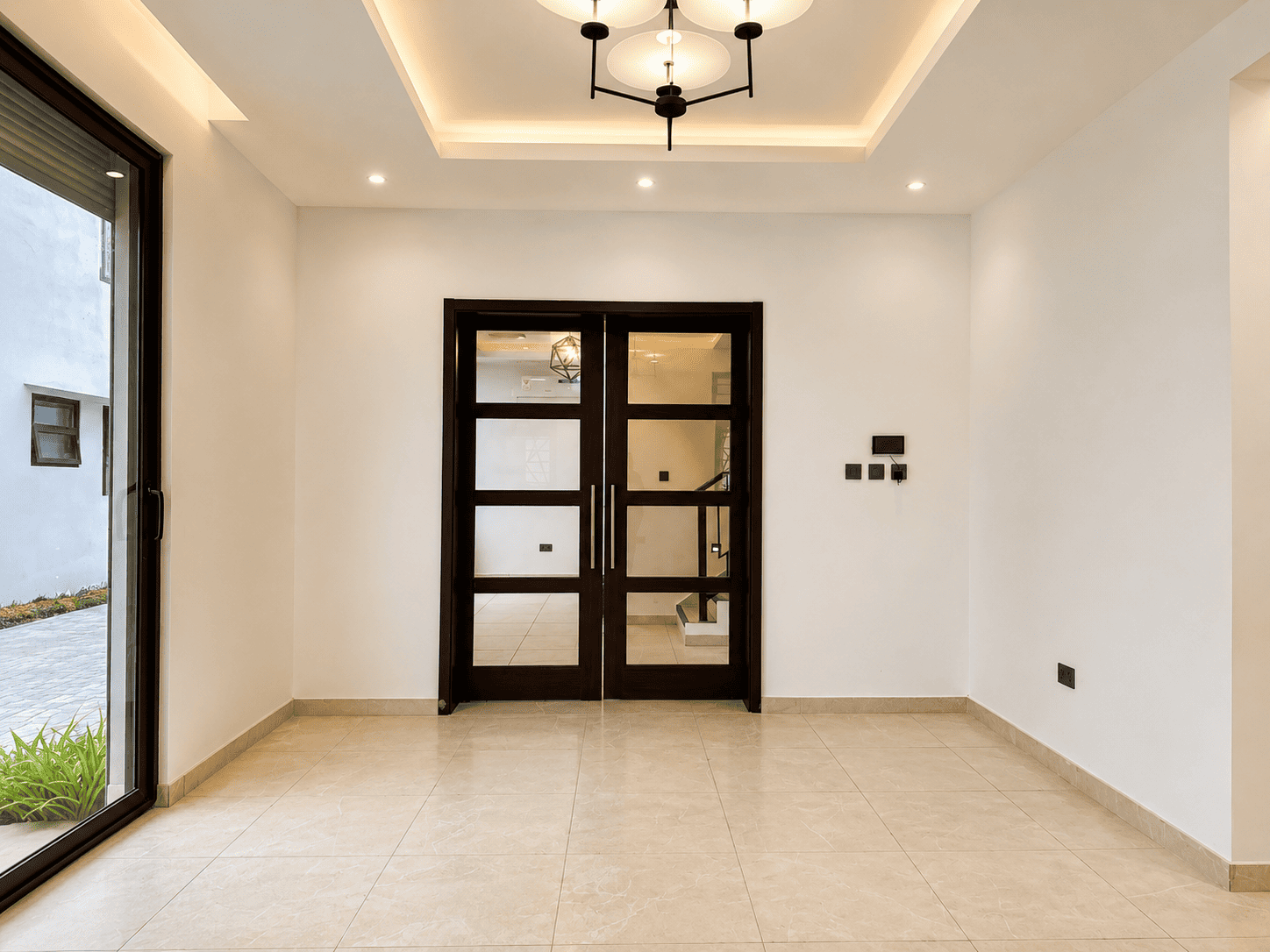 Cliffside Apartment, Airport Residential