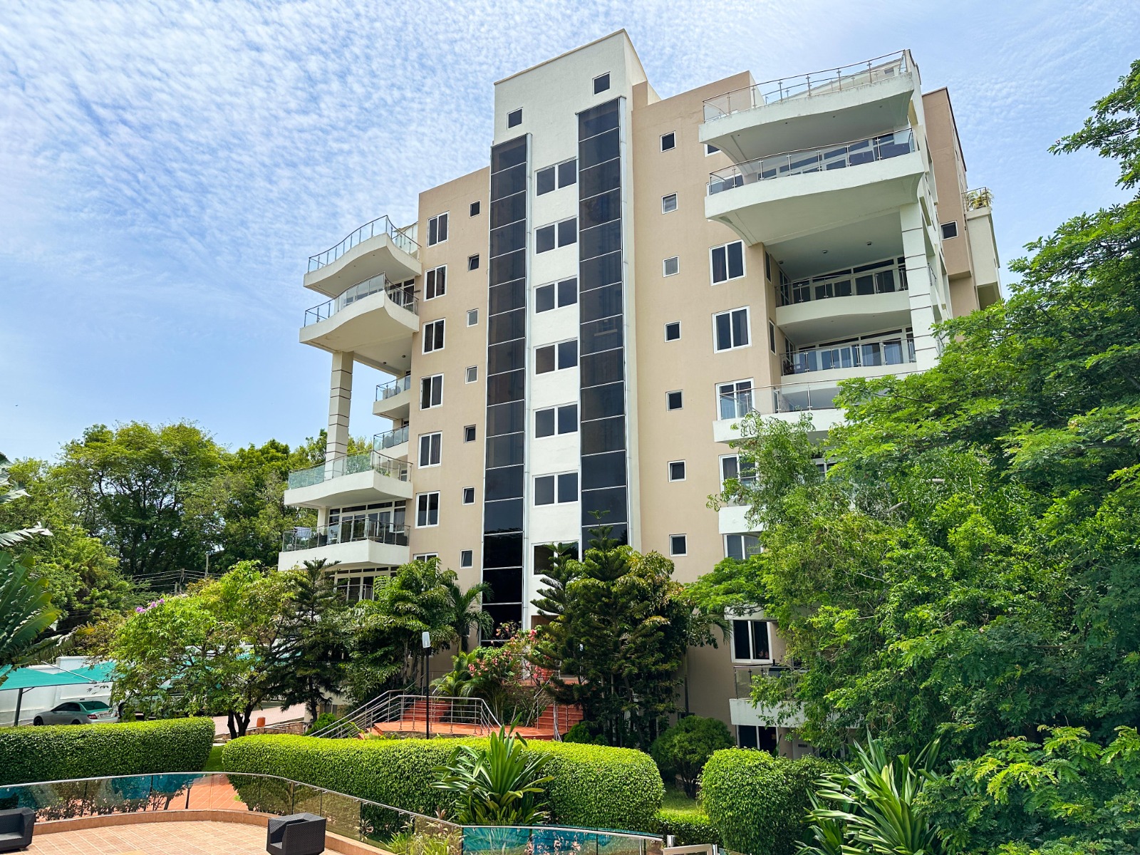 Cliffside Apartment, Airport Residential