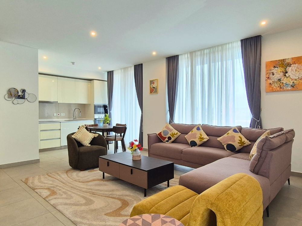 Cliffside Apartment, Airport Residential