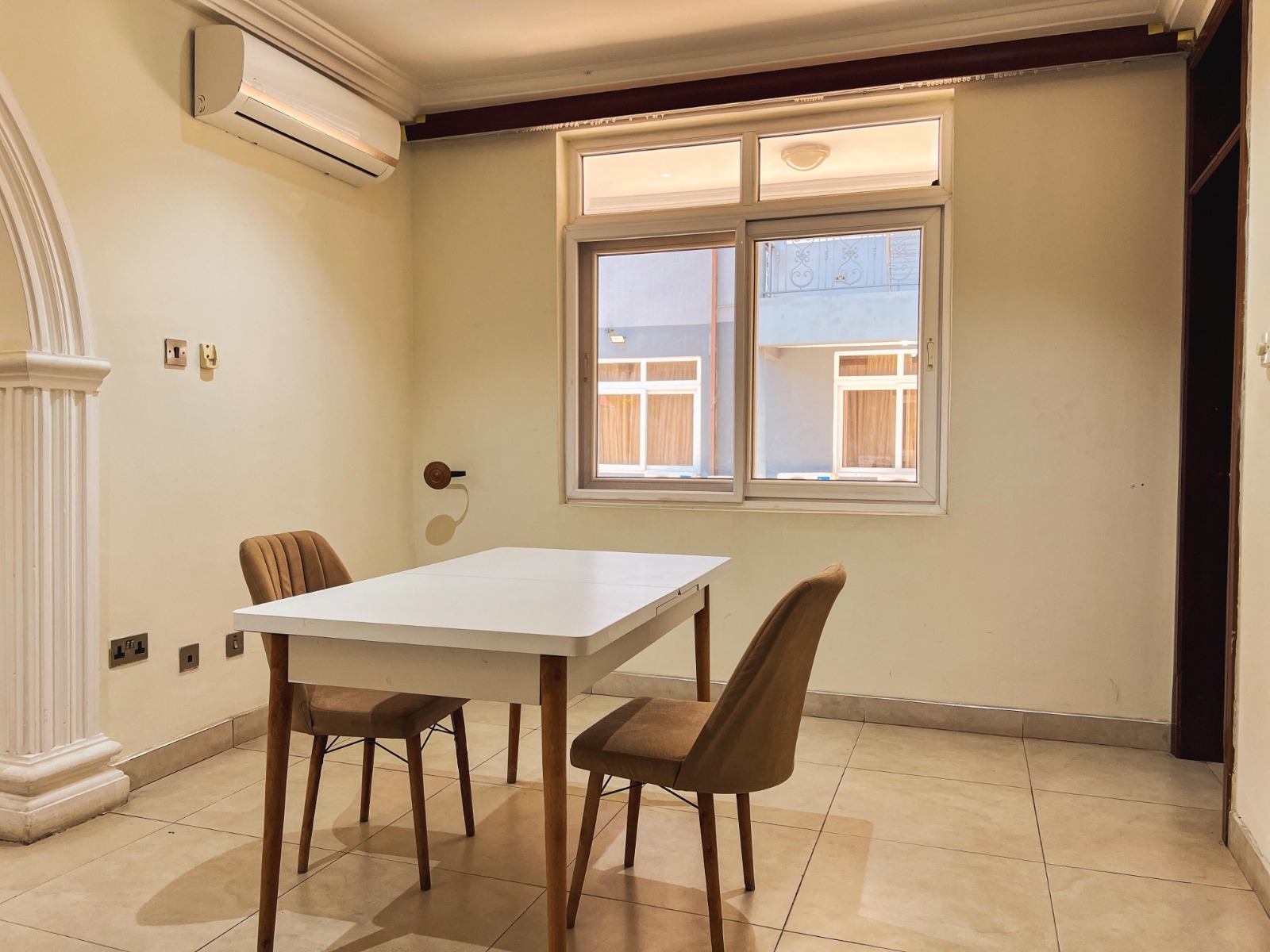 Cliffside Apartment, Airport Residential