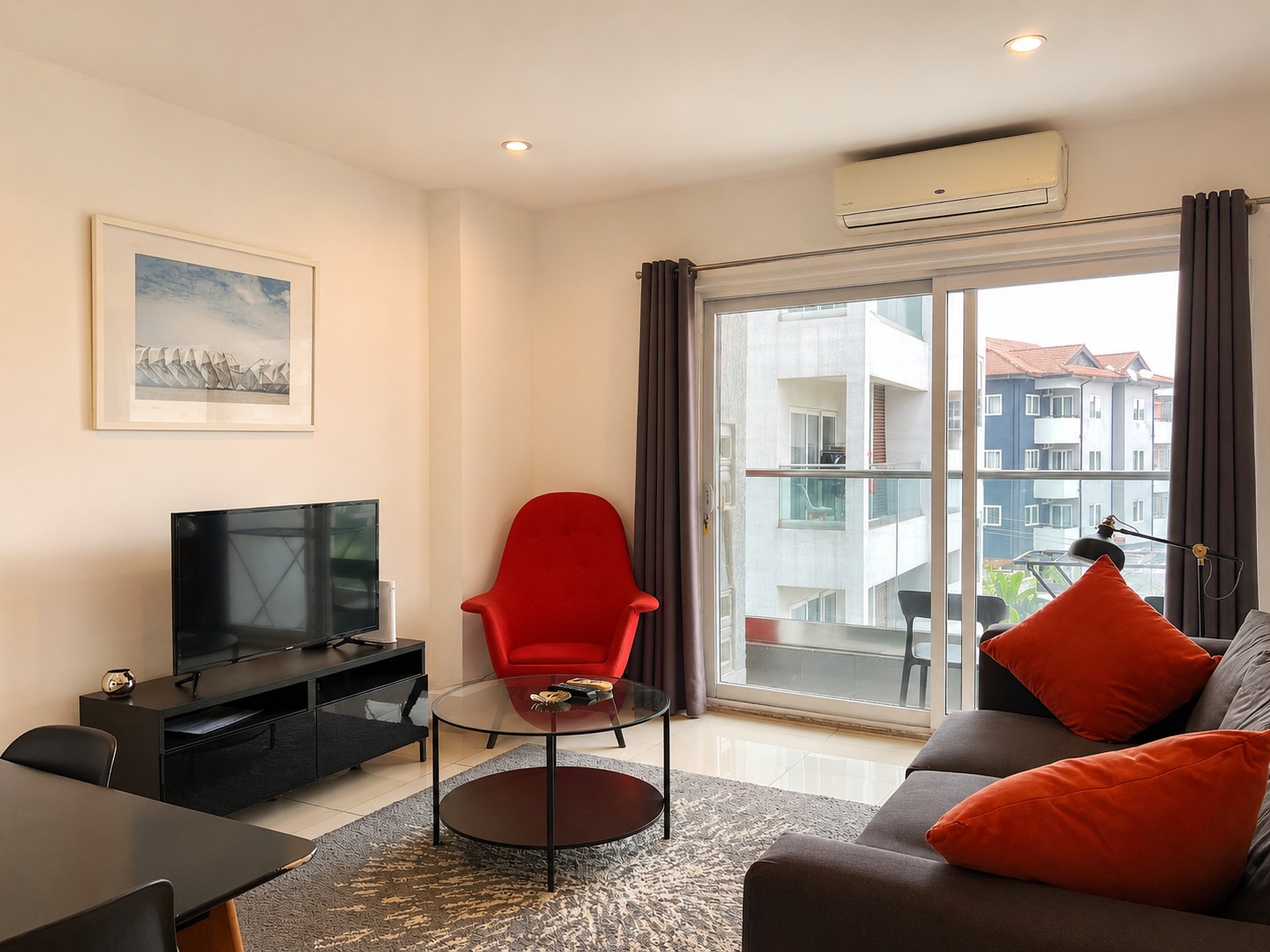 Cliffside Apartment, Airport Residential