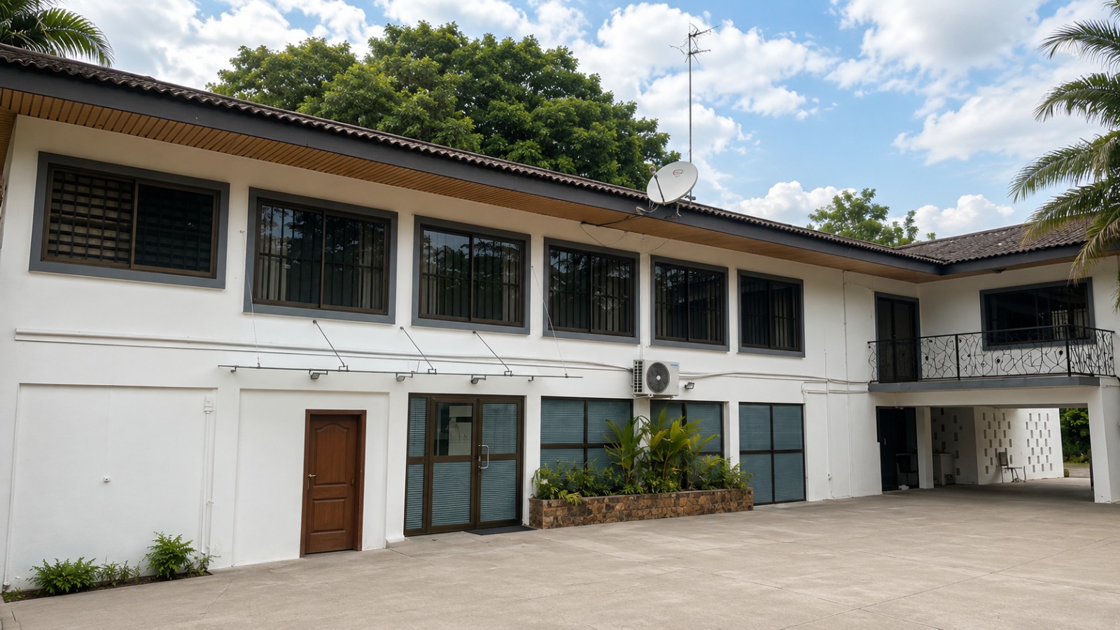 The Hamlet - main view