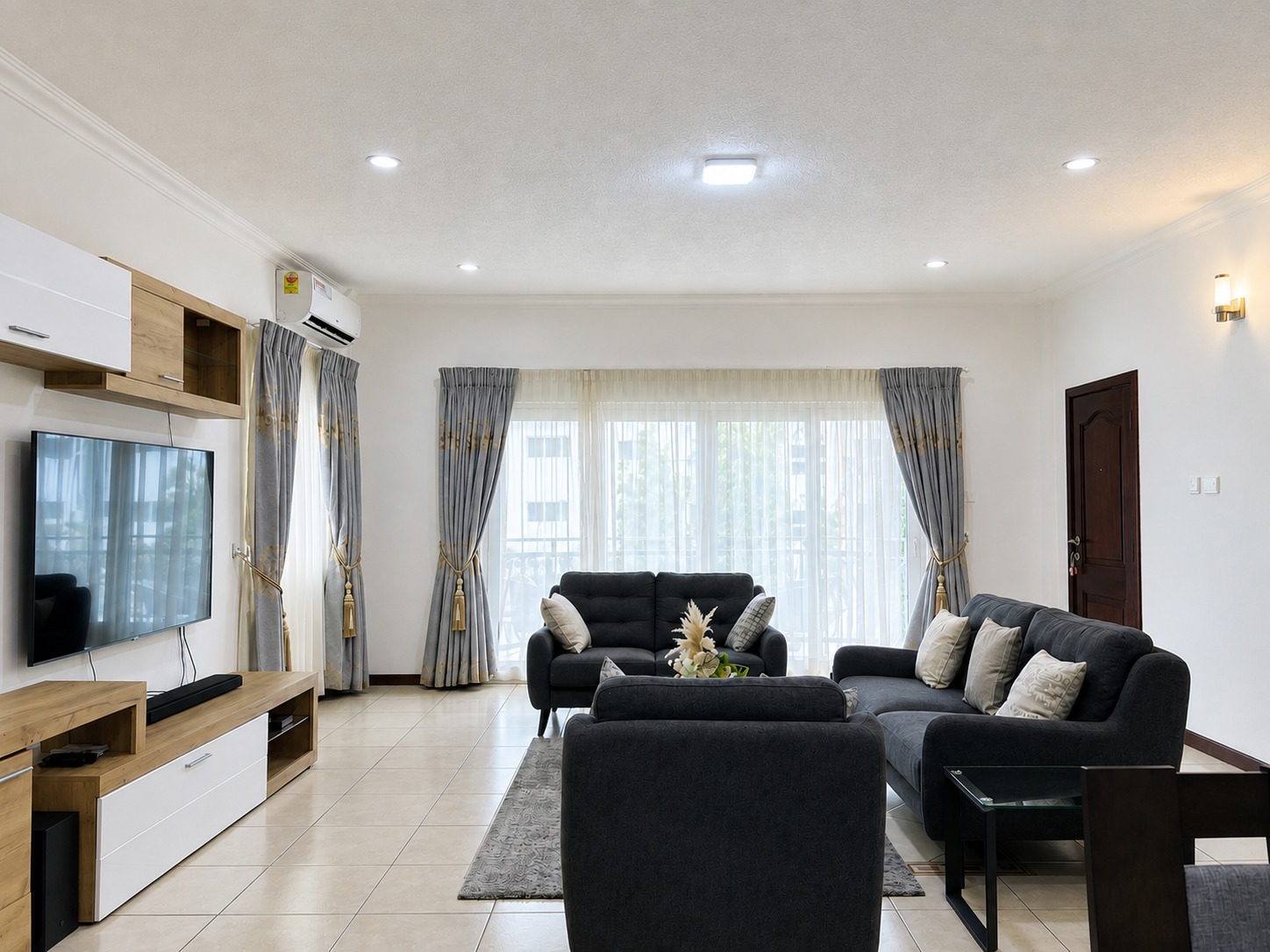 Cliffside Apartment, Airport Residential