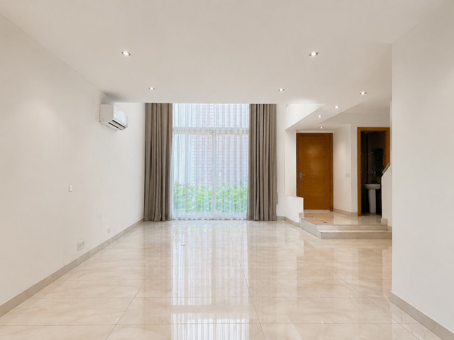 Cliffside Apartment, Airport Residential