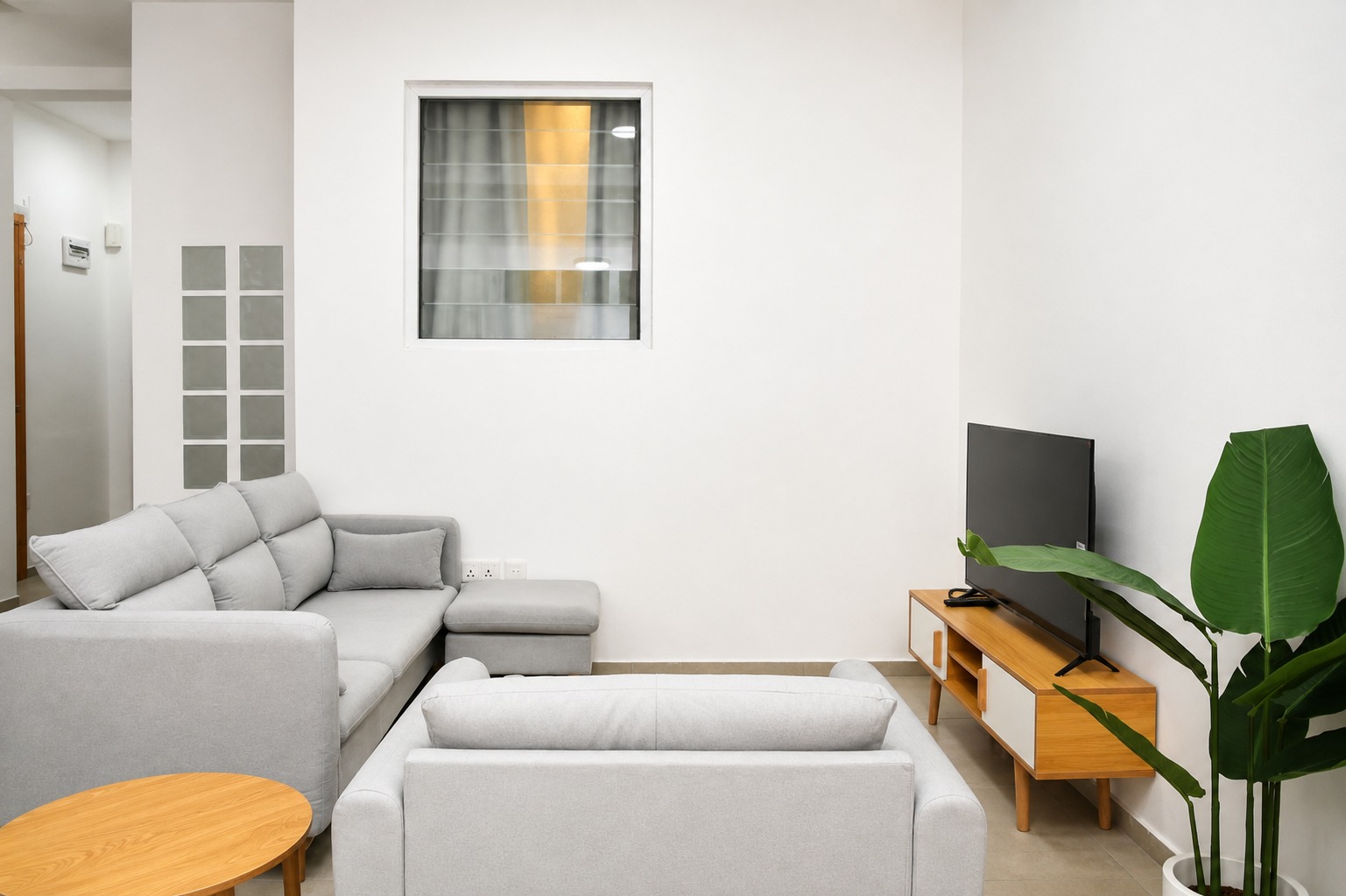 Cliffside Apartment, Airport Residential