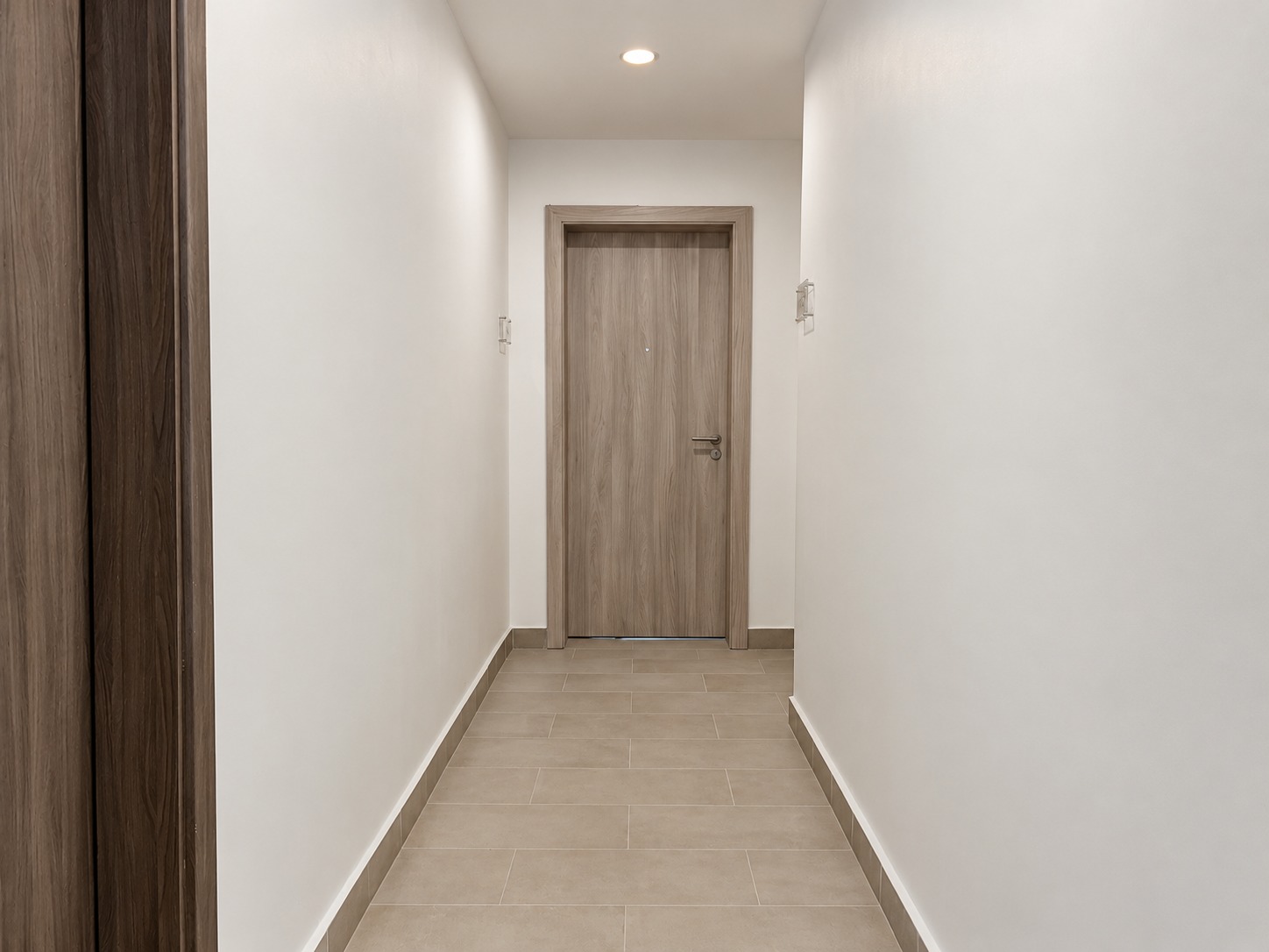 Cliffside Apartment, Airport Residential