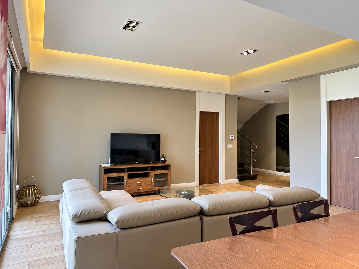 Cliffside Apartment, Airport Residential