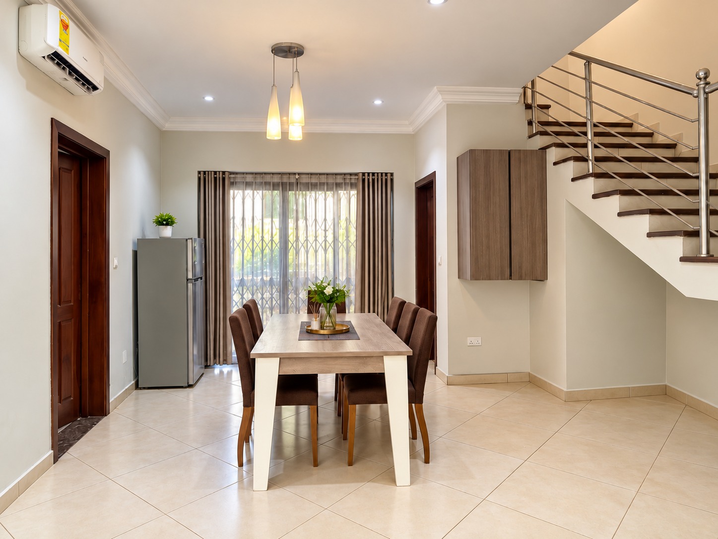 Cliffside Apartment, Airport Residential