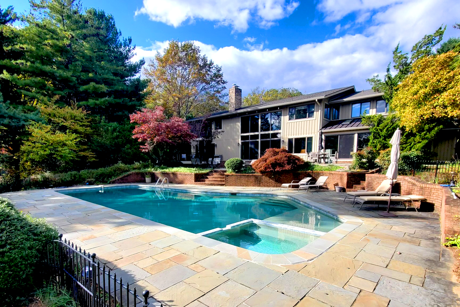 lake waterfront homes in Annapolis Forbes Global Properties