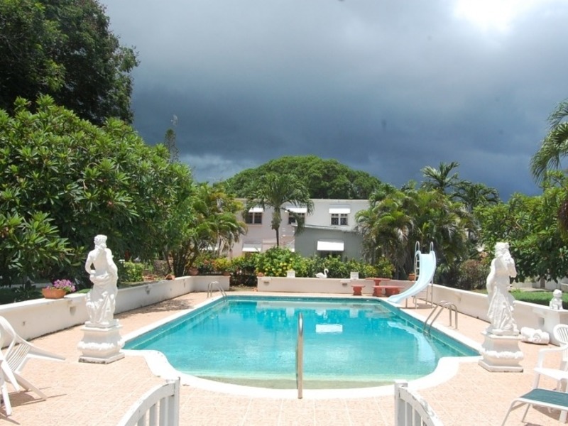 5 bed House/Villa For Sale in Cluffs, 