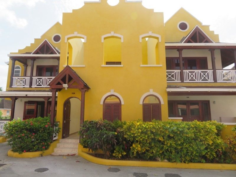 2 bed Townhouse For Rent in Dayrell's Road, 