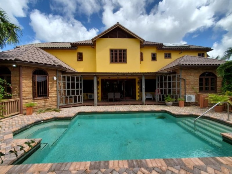 5 bed House/Villa For Sale in Rowans, 