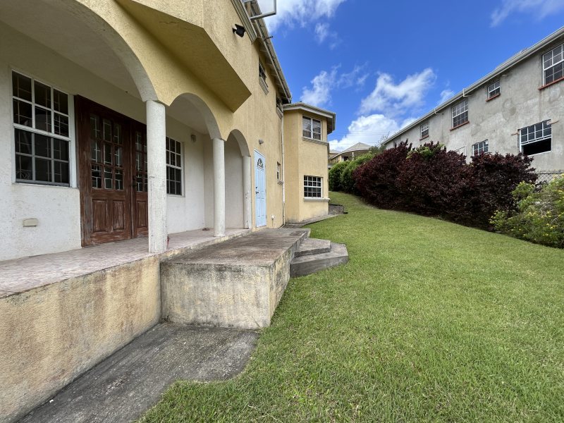 2 bed Apartment/Condo For Rent in Newbury Crescent, 