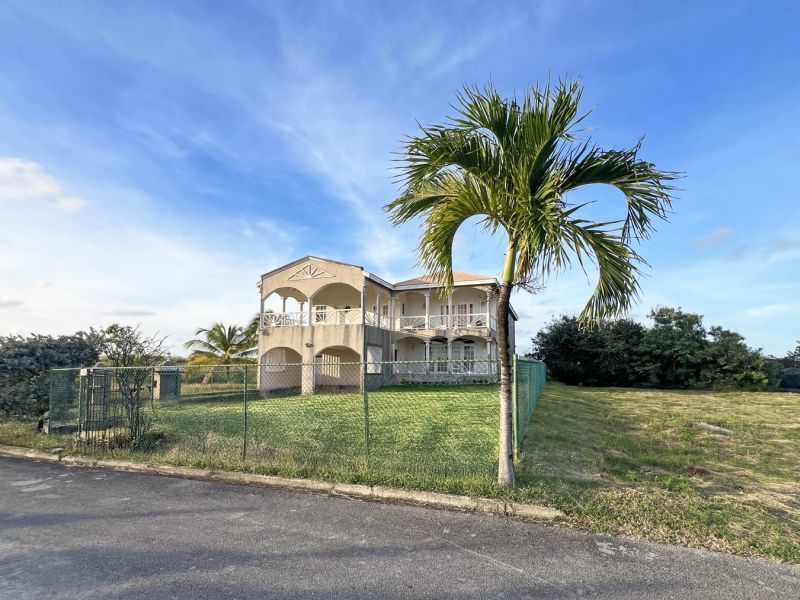 4 bed House/Villa For Sale in Mangrove, 