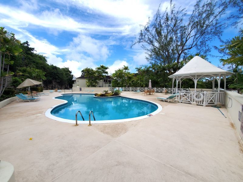 2 bed Apartment/Condo For Sale in Rockley, 