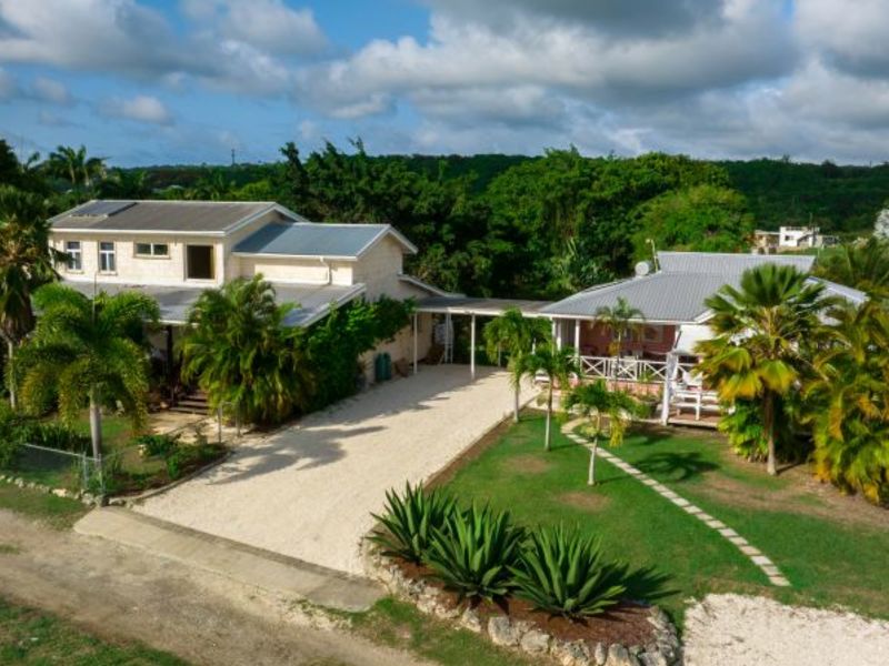 5 bed House/Villa For Sale in Blowers, 