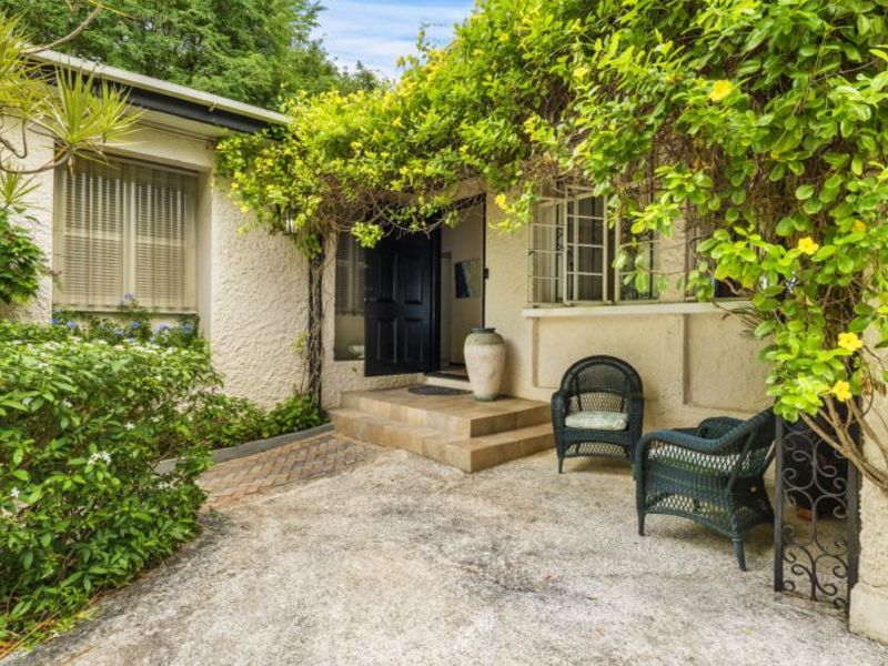 4 bed House/Villa For Sale in Lodge Hill, 