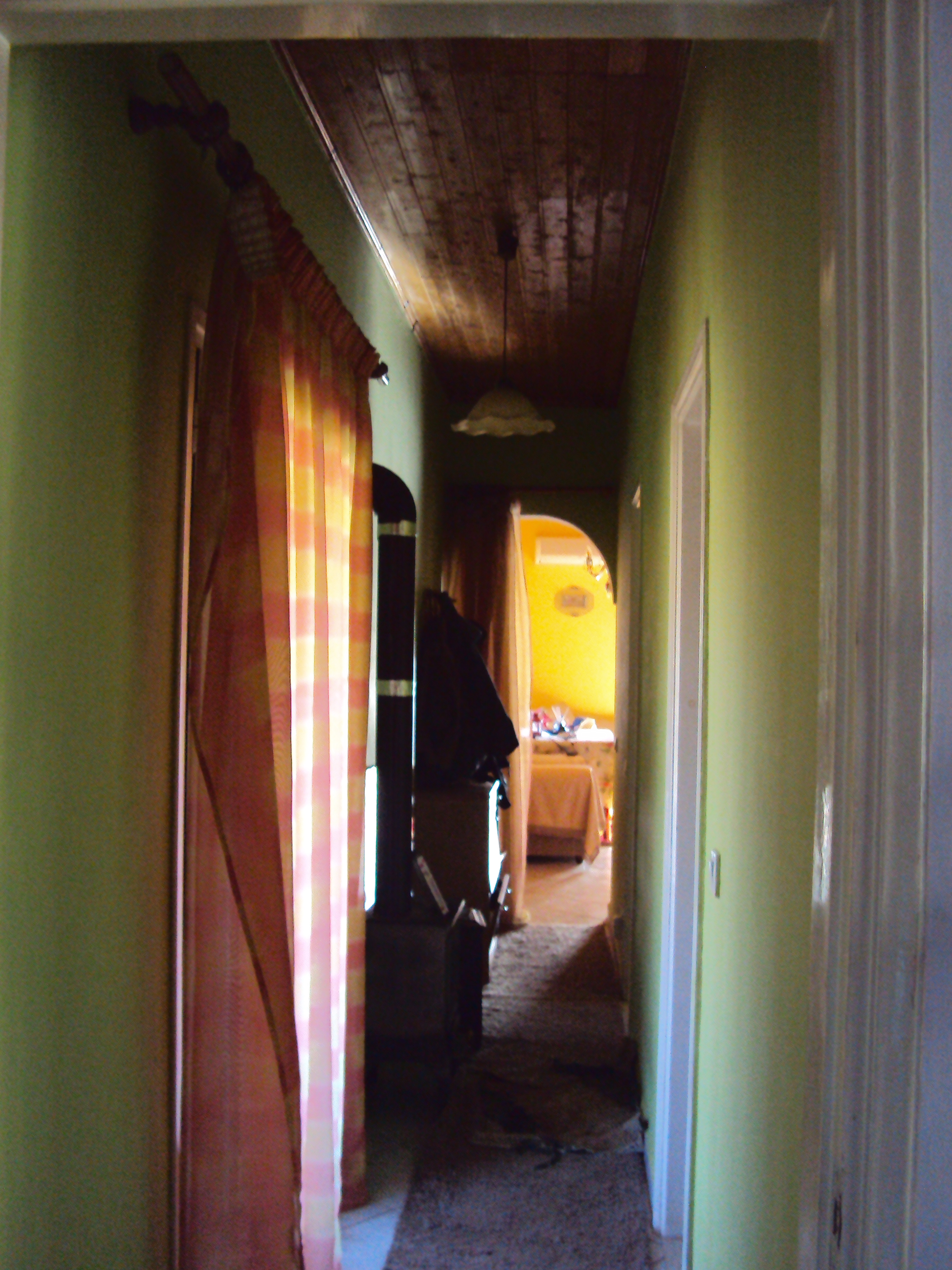Listing photograph 7 of 11 of the house in Kato Korakiana, published by Roula Rouva Real Estate.